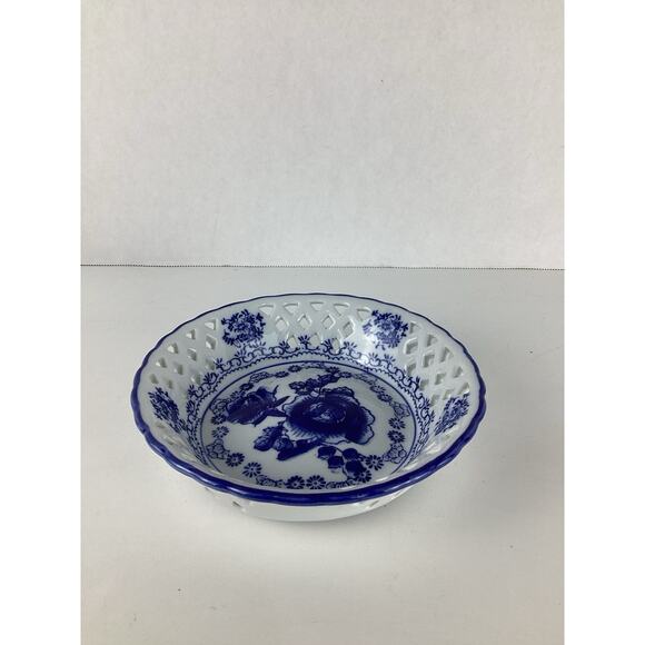 Blue White Rose Dish Open Lattice Ceramic Candy Dish Porcelain 6.5” - Picture 5 of 5